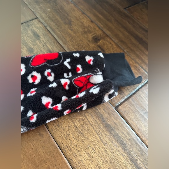 Minnie Mouse Fuzzy Onesie - Picture 4 of 10
